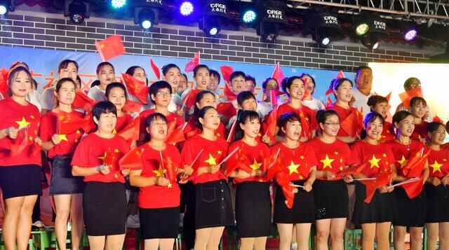百姓大舞台 泥土满芳香——诸城市一社区举办“炫艺龙城”全民综艺大赛选拔赛