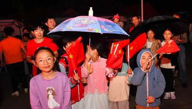 百姓大舞台 泥土满芳香——诸城市一社区举办“炫艺龙城”全民综艺大赛选拔赛
