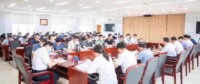 寒亭区政府第三次常务会议召开