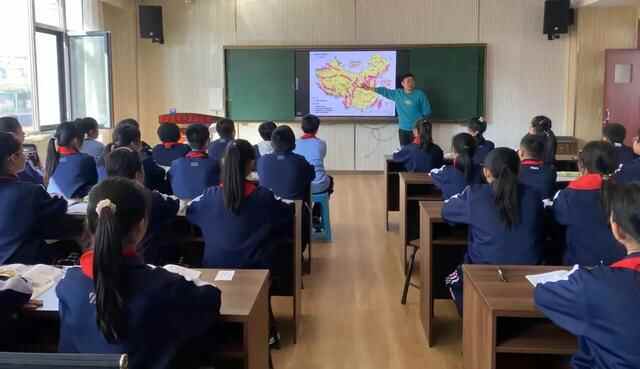 坊子区科学青年教师创新课堂教学大赛在坊子区第二实验学校举行