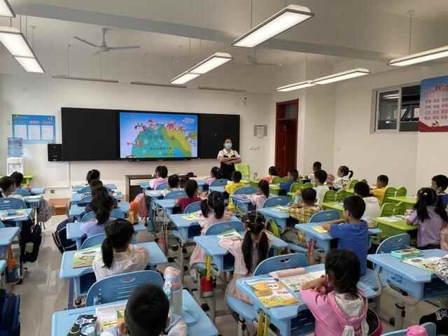 希望之托，南苑启航！安丘市南苑小学2021级新生开学第一天