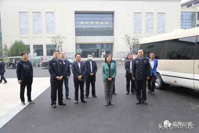 临朐公安丨人大代表进警营 感受公安新变化