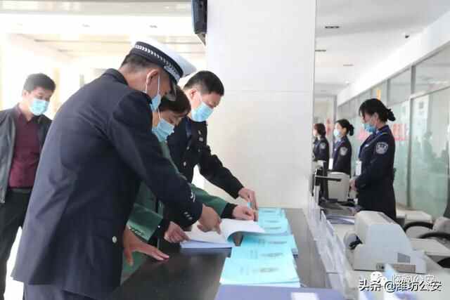 临朐公安丨人大代表进警营 感受公安新变化