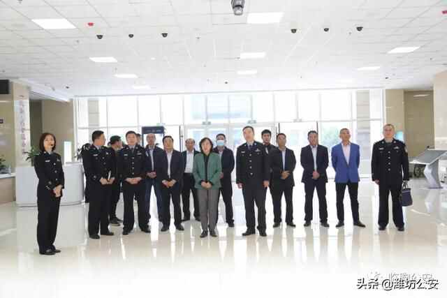 临朐公安丨人大代表进警营 感受公安新变化