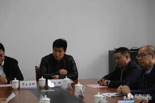 临朐公安丨人大代表进警营 感受公安新变化