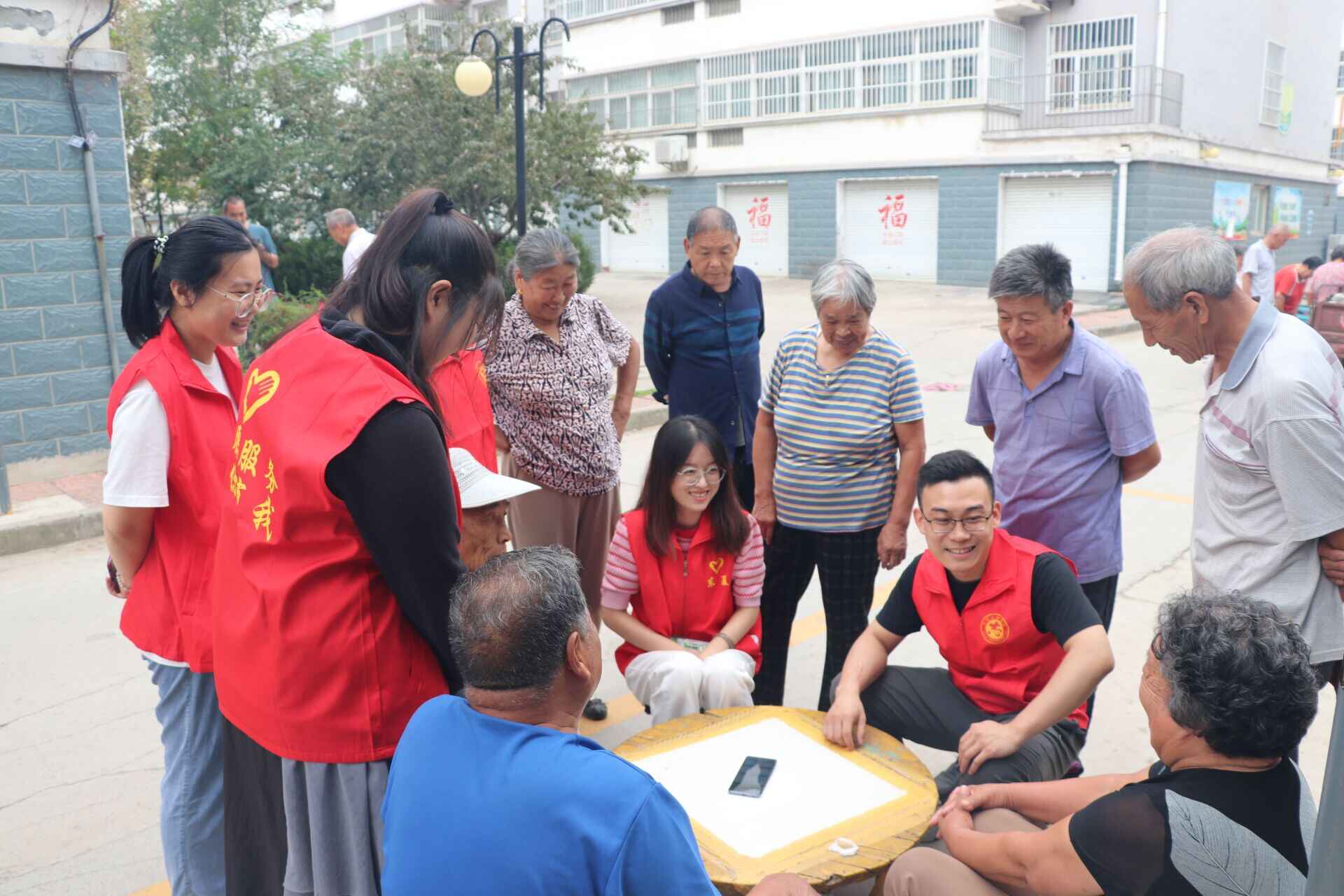 青州市：“橙、蓝、红”扮靓精品小镇底色