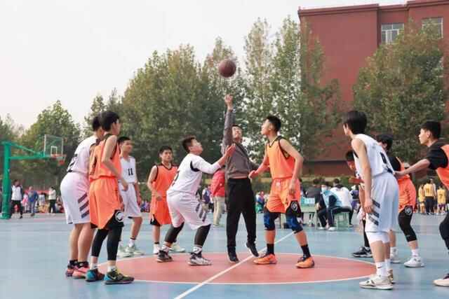 潍坊新华中学男、女篮在奎文区中小学生篮球比赛中夺得双冠