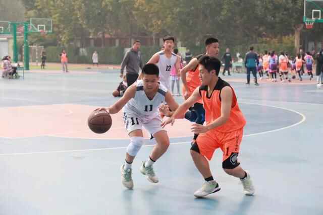 潍坊新华中学男、女篮在奎文区中小学生篮球比赛中夺得双冠