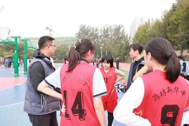 潍坊新华中学男、女篮在奎文区中小学生篮球比赛中夺得双冠