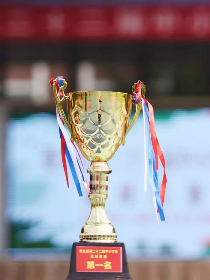 潍坊新华中学男、女篮在奎文区中小学生篮球比赛中夺得双冠