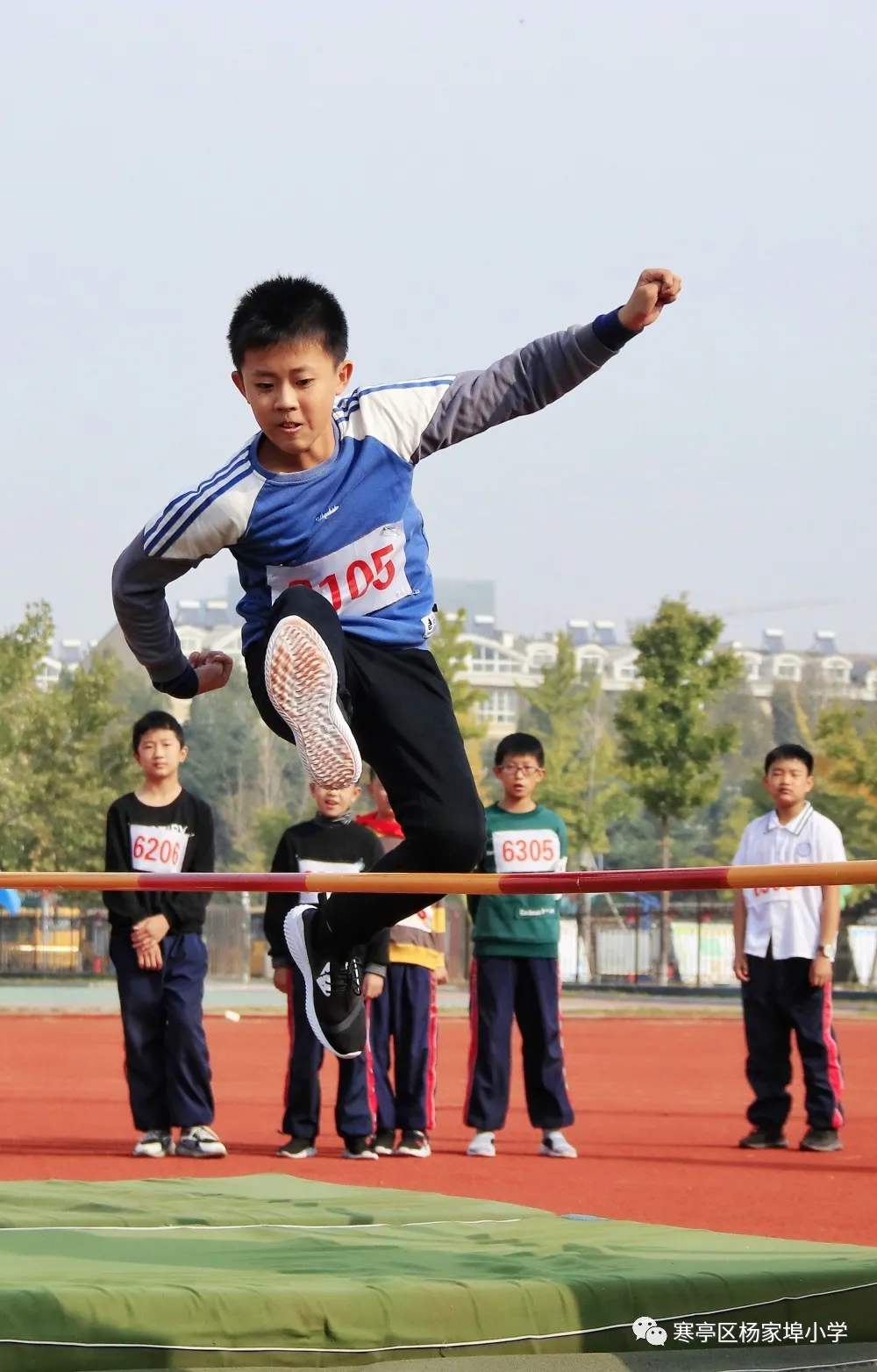 团结奋进，拼搏进取！寒亭区杨家埠小学举行2021年体育艺术节暨秋季运动会