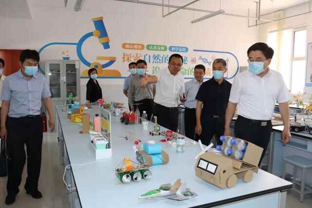 坊子区“小手拉大手 共建文明城”系列活动启动仪式在理想小学举行