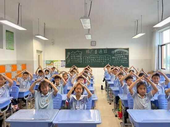 寒亭区霞飞路小学举行综合实践课程展示汇报活动
