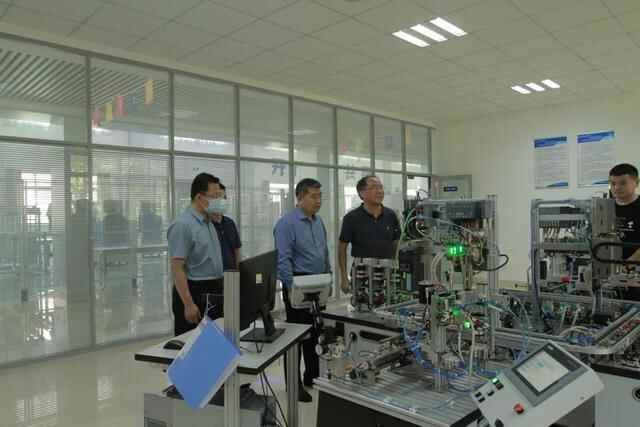 潍城区区委书记刘金国一行到山东工业技师学院调研
