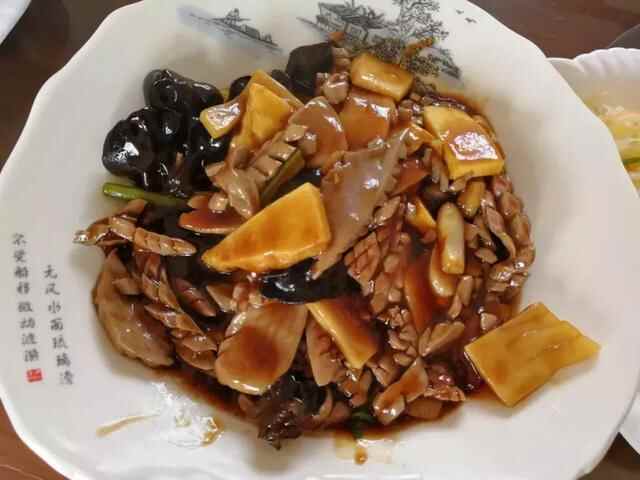 红花绿叶潍州城，美食美景潍坊里！潍坊潍城区园林品尝特色美食！