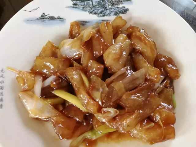 红花绿叶潍州城，美食美景潍坊里！潍坊潍城区园林品尝特色美食！