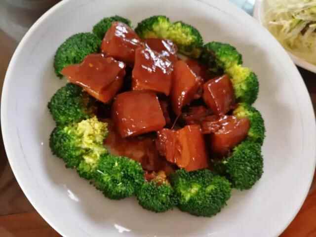 红花绿叶潍州城，美食美景潍坊里！潍坊潍城区园林品尝特色美食！