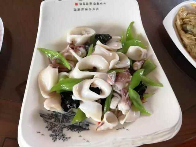 红花绿叶潍州城，美食美景潍坊里！潍坊潍城区园林品尝特色美食！