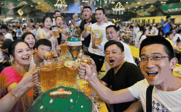 潍坊坊子：坊茨小镇+德乐堡水世界，吃喝玩乐夜夜不“打烊”