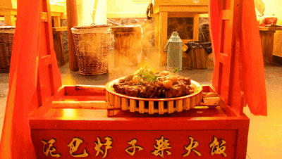 舌尖上的中国“泥巴炉子柴火饭”来诸城了，一秒带你回到小时候