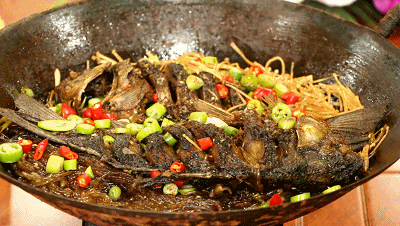 舌尖上的中国“泥巴炉子柴火饭”来诸城了，一秒带你回到小时候