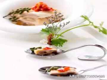 美食推荐：诸城熏猪蹄、剁椒鲜汁鸡、红酒炖牛肉制作方法