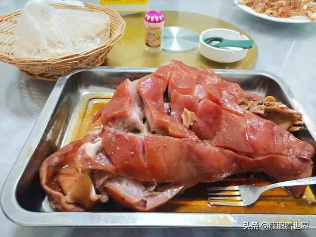 春天四月梨花小镇游，特色猪脸和梨花水饺不可少，这美食你可知道