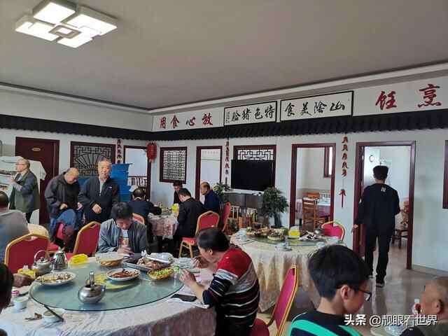 春天四月梨花小镇游，特色猪脸和梨花水饺不可少，这美食你可知道