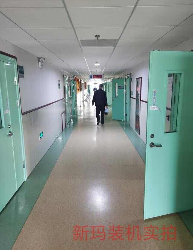 肛肠治疗仪安装培训完毕