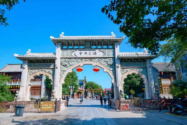 济宁一“假古镇”爆红，斥资1.2亿打造，免费开放，收获满满好评