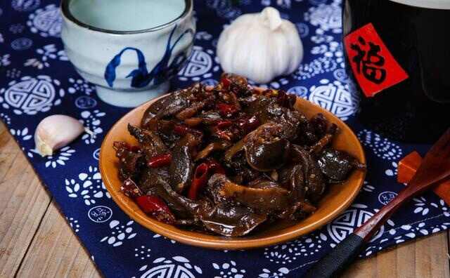 济宁嘉祥梨杭村家常酸豆角炒鸡杂：味蕾芳香是一种亲切的家乡情节