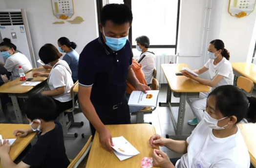 济宁市生态环境局进社区开展普法宣传活动
