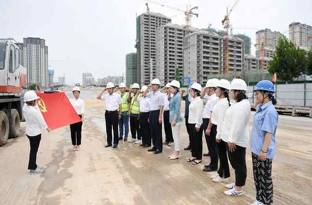 济宁土发集团将主题党日活动开在项目现场