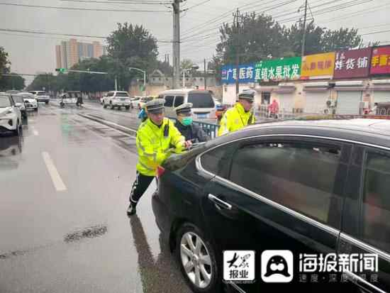 济宁交**积极做好雨天道路交通管控