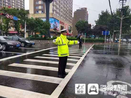 济宁交**积极做好雨天道路交通管控