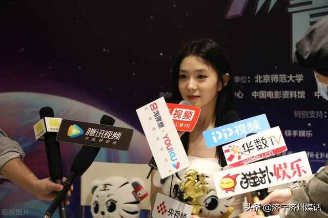 刘浩存初心有担当：回眸一笑百魅生，济宁摄影点评随笔札记撷英