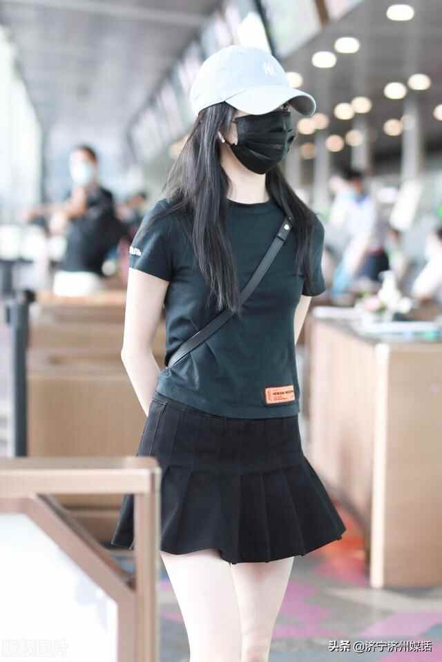 刘浩存初心有担当：回眸一笑百魅生，济宁摄影点评随笔札记撷英