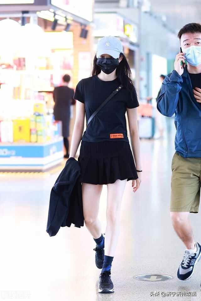 刘浩存初心有担当：回眸一笑百魅生，济宁摄影点评随笔札记撷英