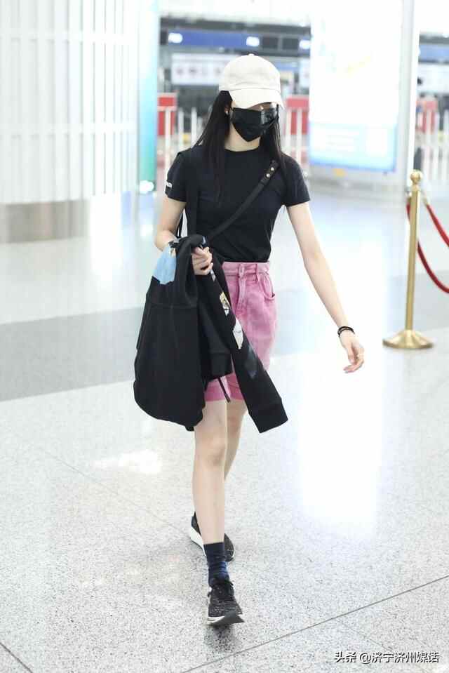 刘浩存初心有担当：回眸一笑百魅生，济宁摄影点评随笔札记撷英