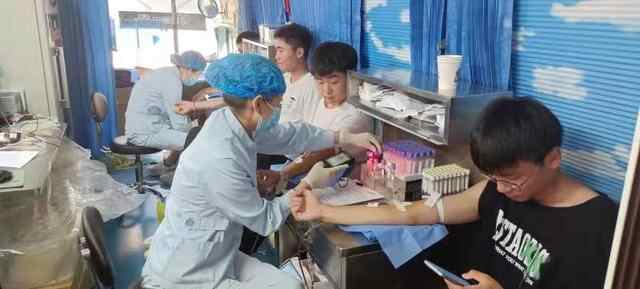 兖州：135名青年义务献血迎“国庆”