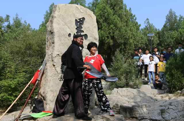 国庆假期第二天，梁山景区安全、平稳、有序