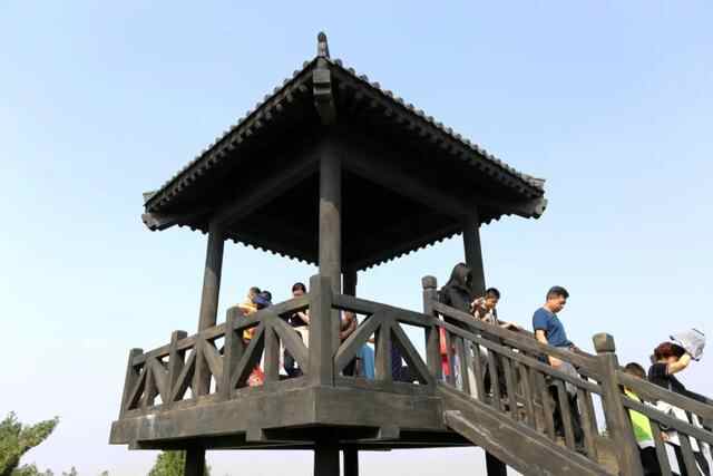 国庆假期第二天，梁山景区安全、平稳、有序