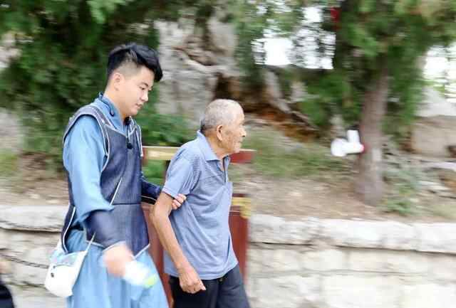 水泊梁山“国庆假期有看头、有玩头、还有大碗的美酒，