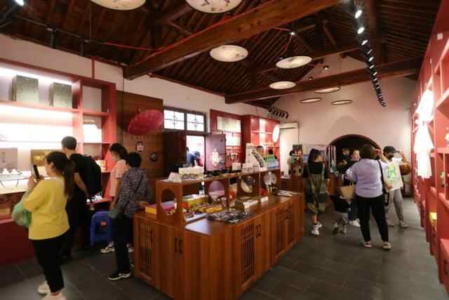 水泊梁山“国庆假期有看头、有玩头、还有大碗的美酒，