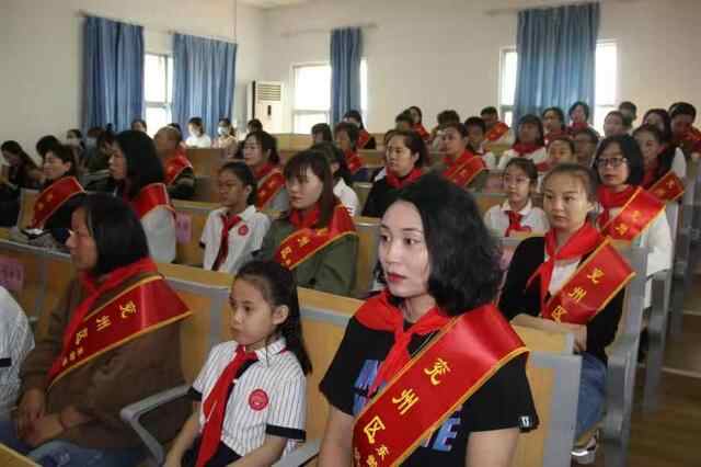 兖州：“好家长”坐C位分享家风家教故事