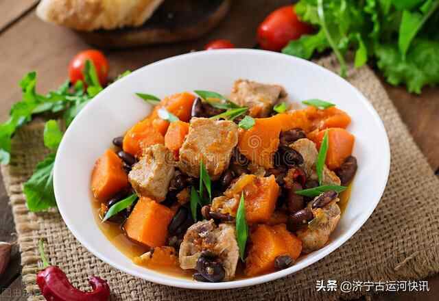 济宁兖州颜店后郗村南瓜炖驴肉，童年幻想的幸福新时代化为现实