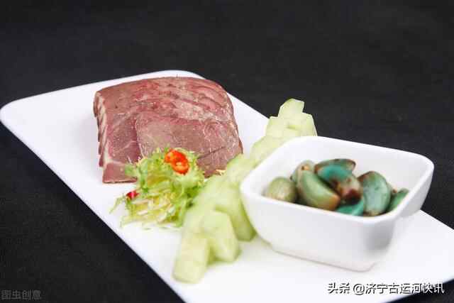 济宁兖州颜店后郗村南瓜炖驴肉，童年幻想的幸福新时代化为现实