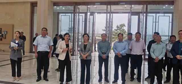 县委书记董冰实地调研小城镇建设