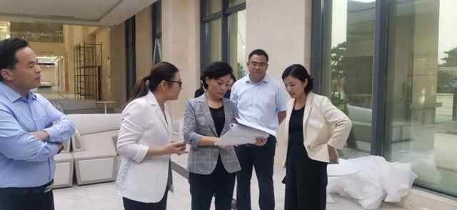 县委书记董冰实地调研小城镇建设