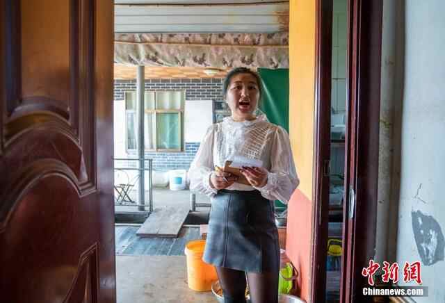 微山湖上的“渔家女”